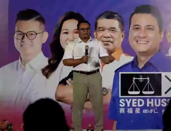 Selangor Mentri Besar Datuk Seri Amirudin Shari speaking during the unity government ceramah on Sept 25, 2024.