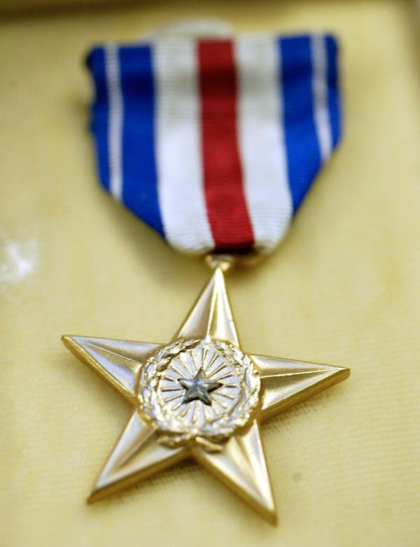 Governor Moore thought the medal was “approved by his senior leadership” when he applied for the White House Fellowship. 